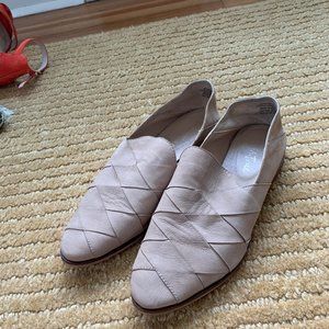 Leather braided flat